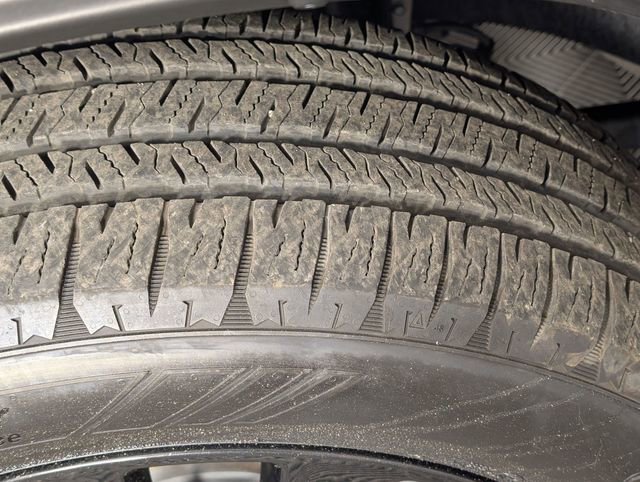 Used 2025 Jeep Wrangler Unlimited Sahara image 9