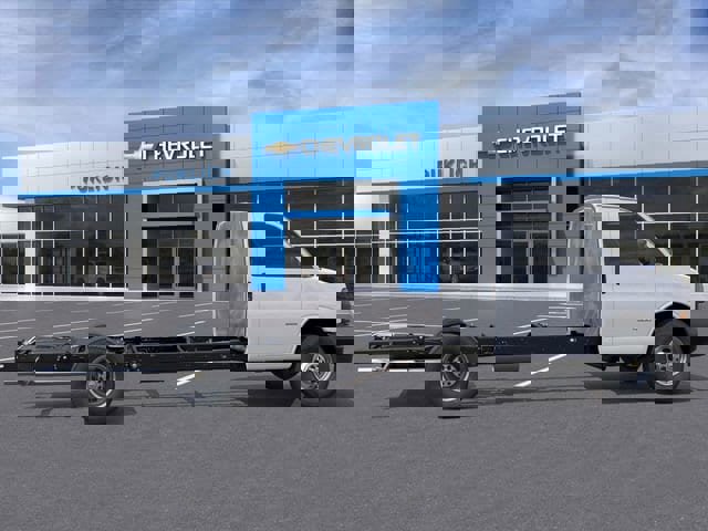 New 2025 Chevrolet Express 4500 w/ Power Convenience Package image 5