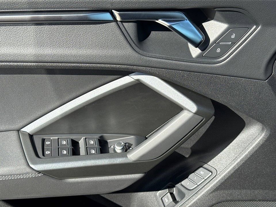 Certified 2025 Audi Q3 2.0T Premium w/ Convenience Package image 16