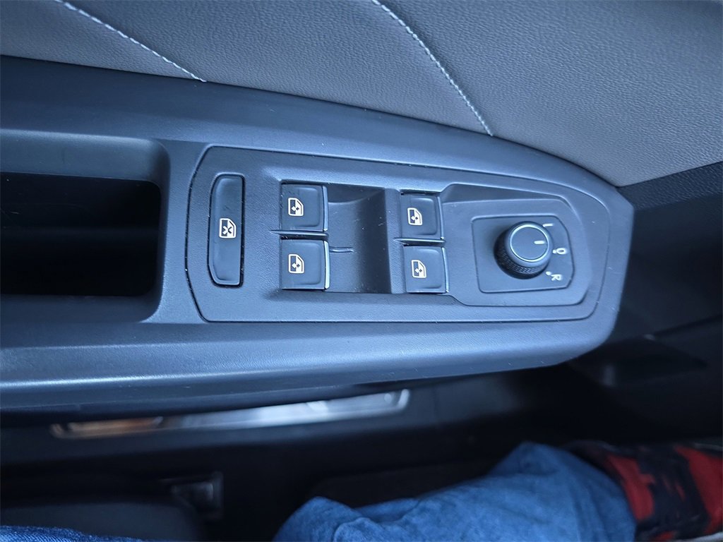 Used 2023 Volkswagen Atlas Cross Sport SE w/ Black Wheel Package image 24