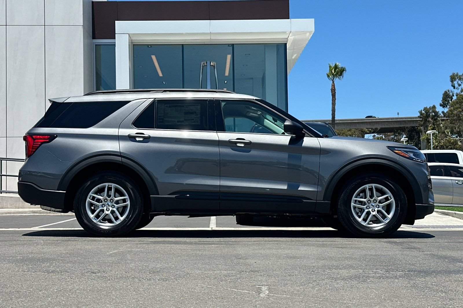 New 2026 Ford Explorer Active w/ Active Comfort Package RWD image 2