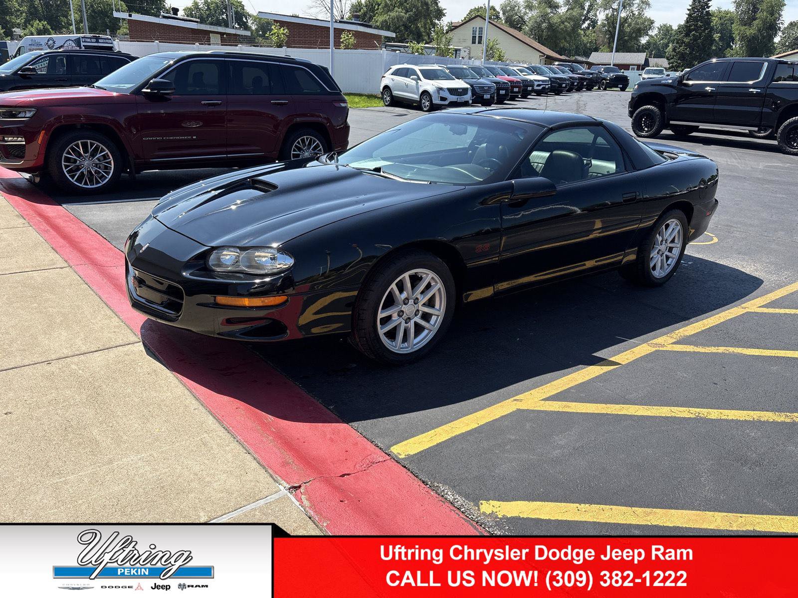 Used 2000 Chevrolet Camaro Z28 w/ SS Performance/Appearance Pkg RWD image 1