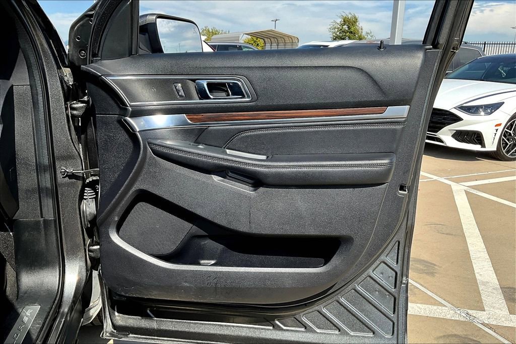 Used 2019 Ford Explorer Limited w/ Ford Safe & Smart Package image 22