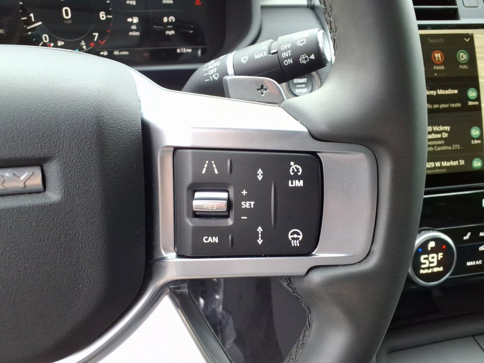 Certified 2024 Land Rover Discovery Dynamic SE image 24