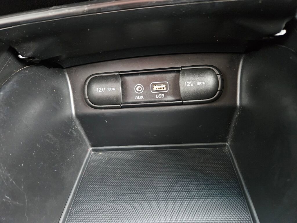 Used 2018 Kia Sorento LX image 22