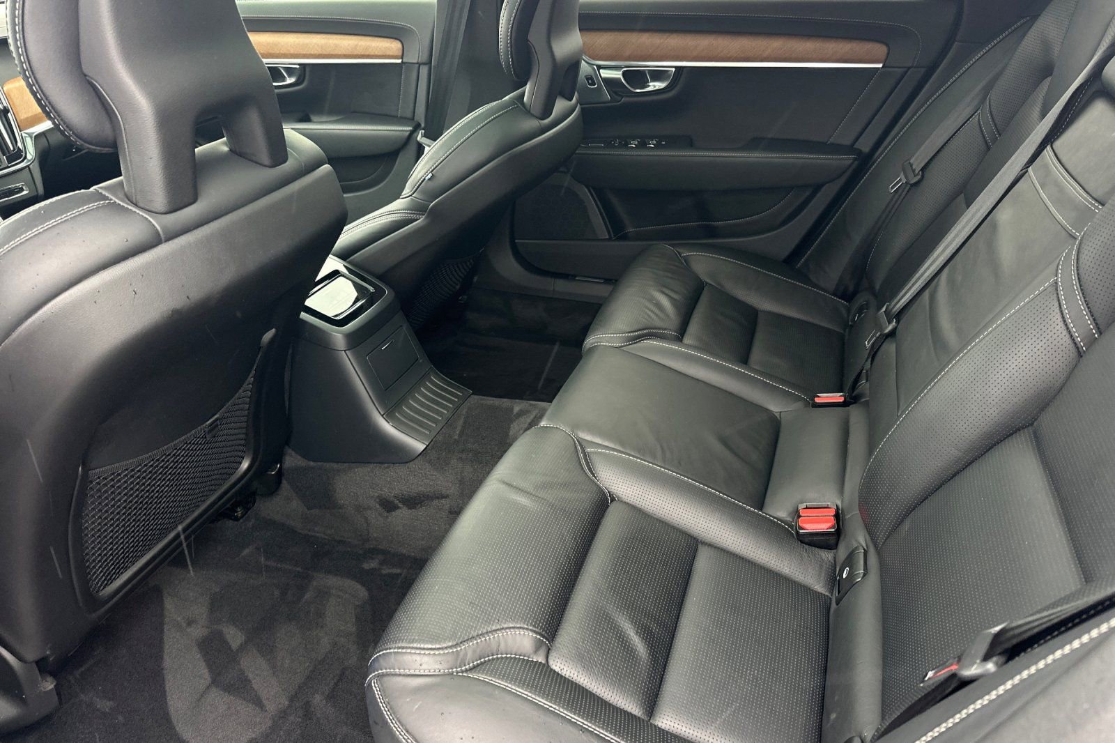 Used 2018 Volvo S90 T8 Inscription w/ Convenience Package image 12