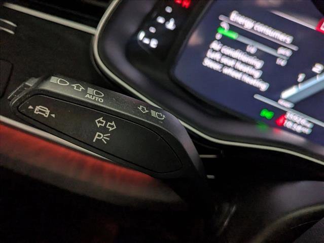 Used 2022 Audi Q8 Premium Plus image 16