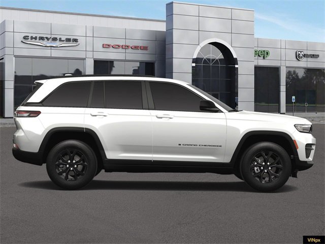 New 2025 Jeep Grand Cherokee Laredo image 9