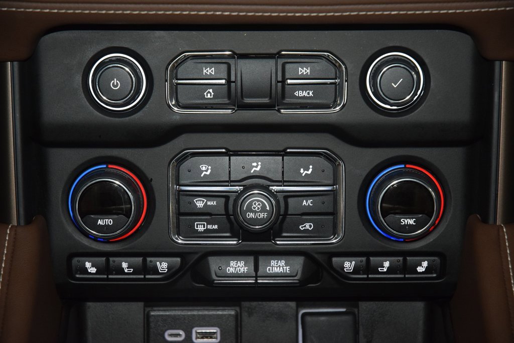 Used 2024 Chevrolet Suburban High Country image 33