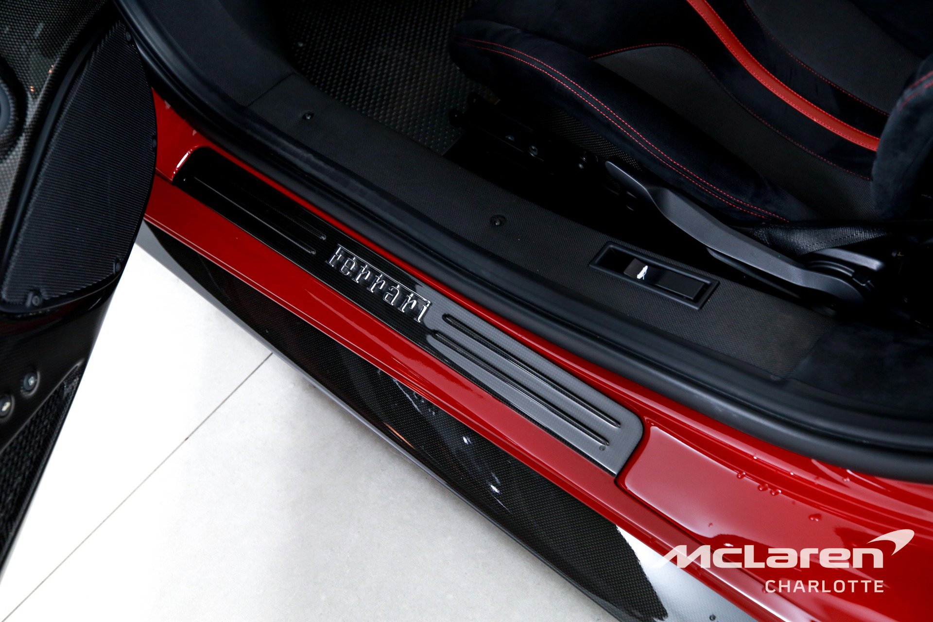 Used 2020 Ferrari 488 Pista Spider image 17