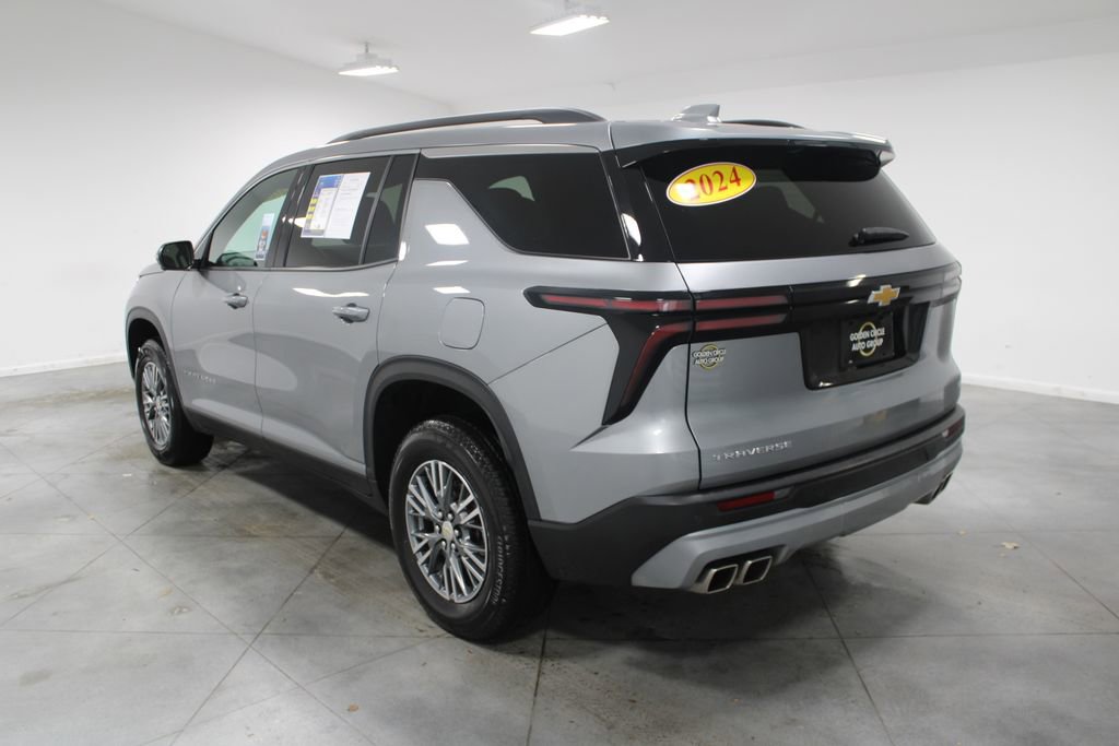 Used 2024 Chevrolet Traverse LT image 7