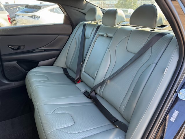 Used 2024 Hyundai Elantra Limited image 16