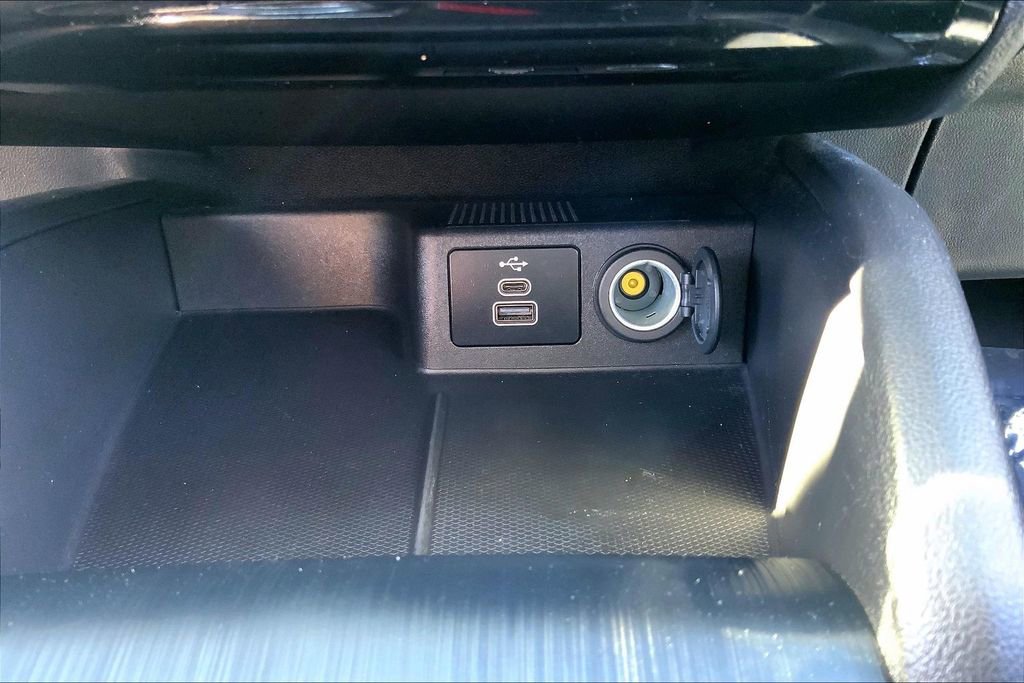 Used 2024 Ford Escape SE image 17