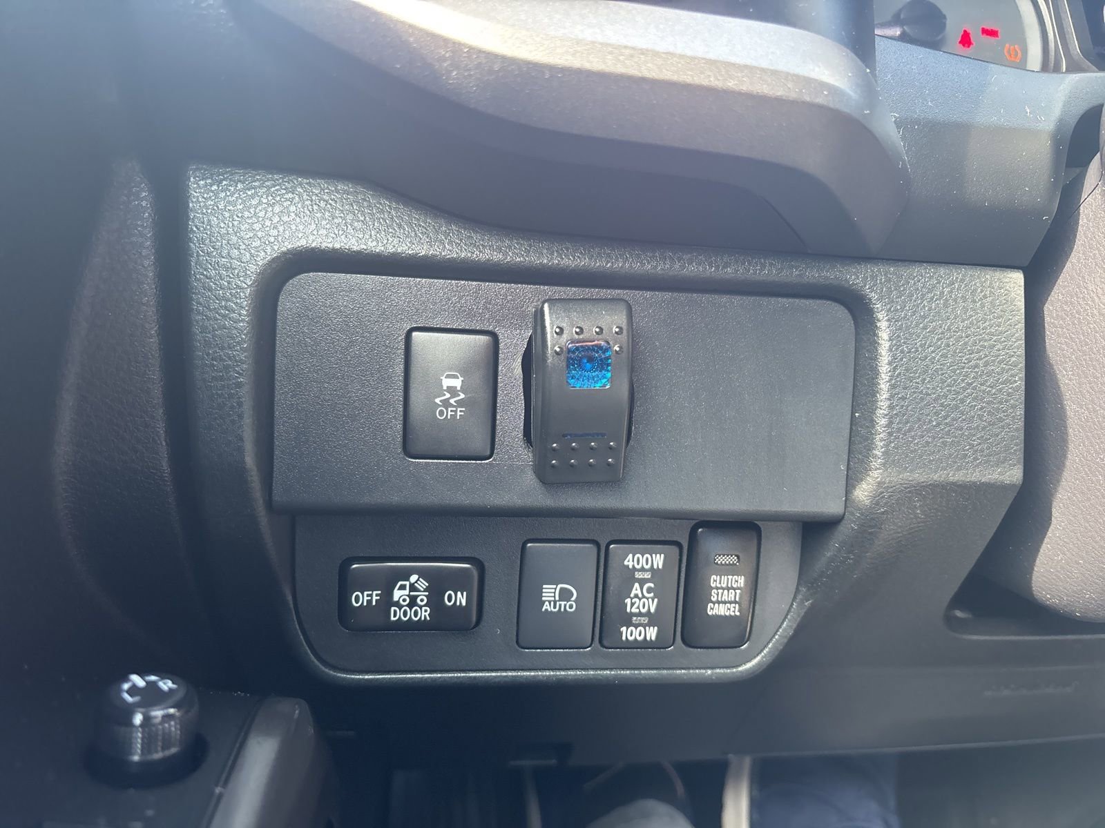 Used 2022 Toyota Tacoma TRD Off-Road image 21