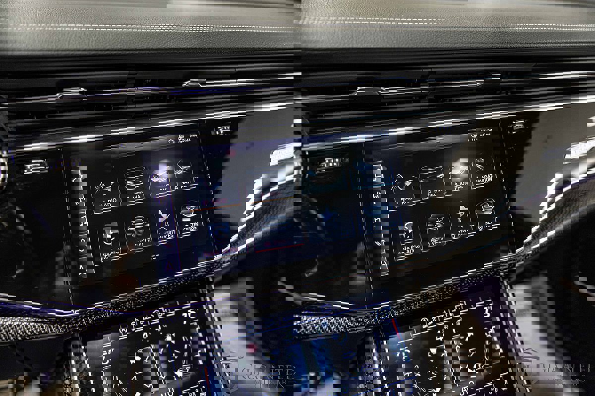 Used 2023 Audi SQ8 Premium Plus w/ Executive Package image 27