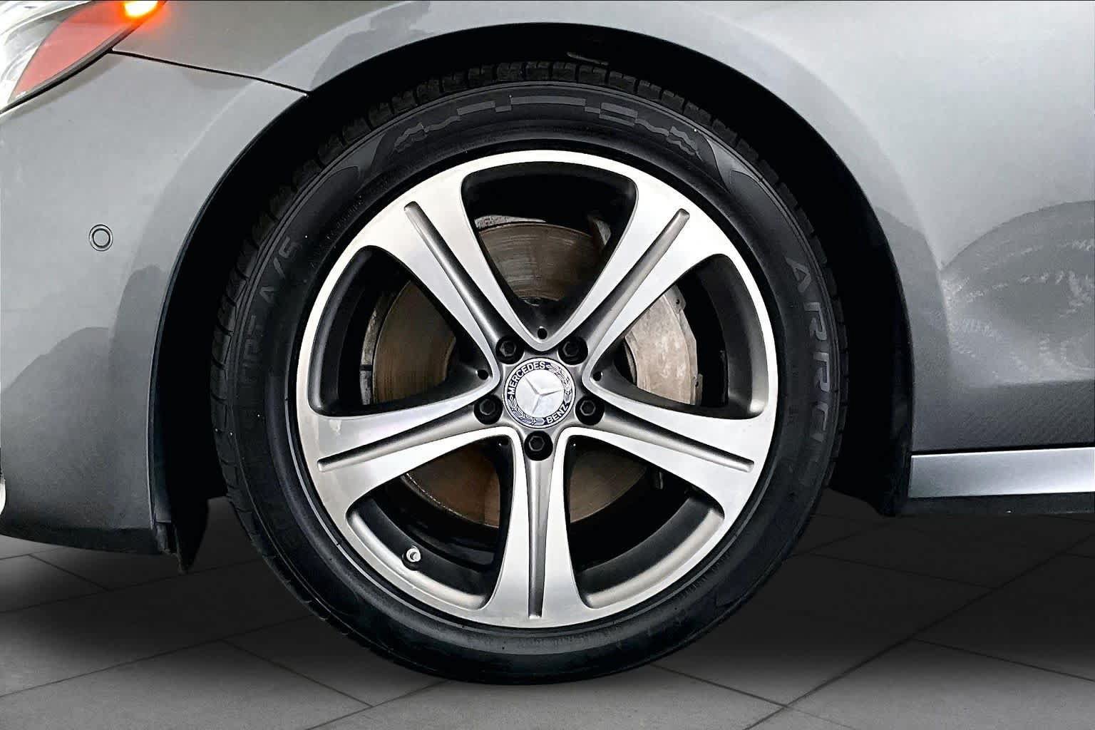 Certified 2017 Mercedes-Benz E 300 4MATIC image 11