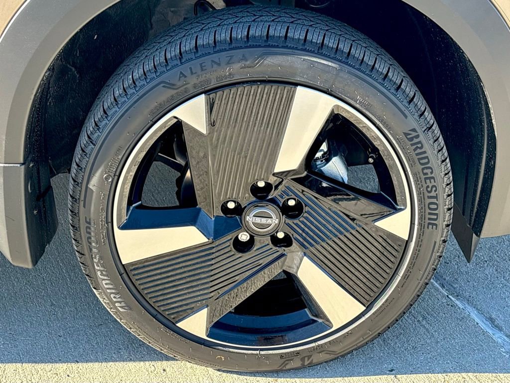 New 2026 Nissan Kicks SR FWD image 25