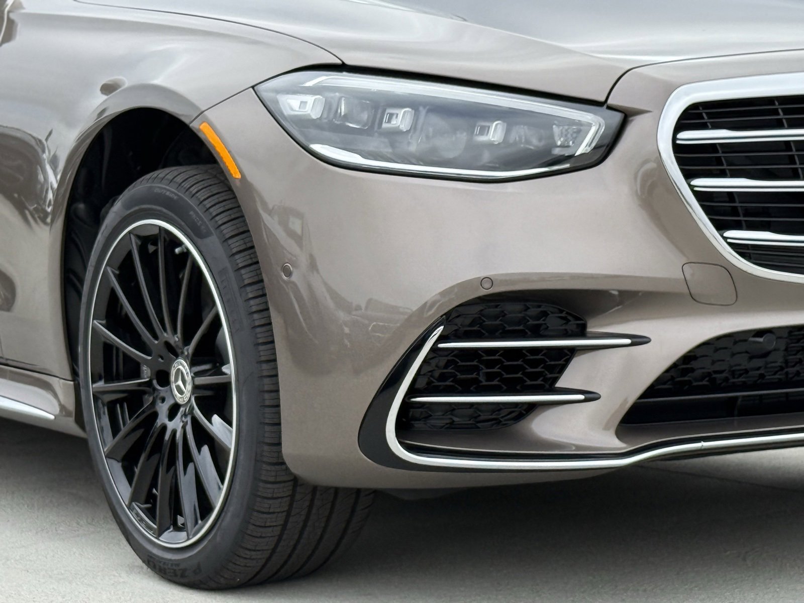 New 2026 Mercedes-Benz S 580 4MATIC Sedan image 4