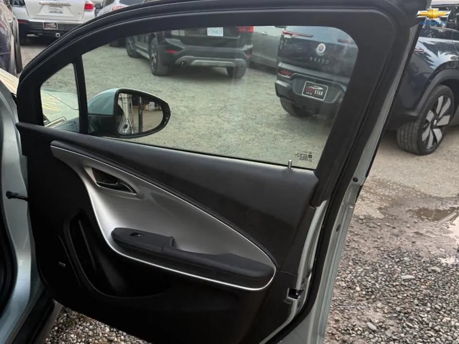 Used 2013 Chevrolet Volt Premium w/ Premium Trim Package FWD image 12