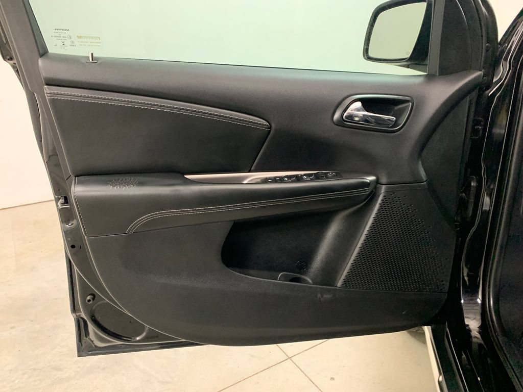 Used 2017 Dodge Journey Crossroad w/ Popular Equipment Group FWD image 7