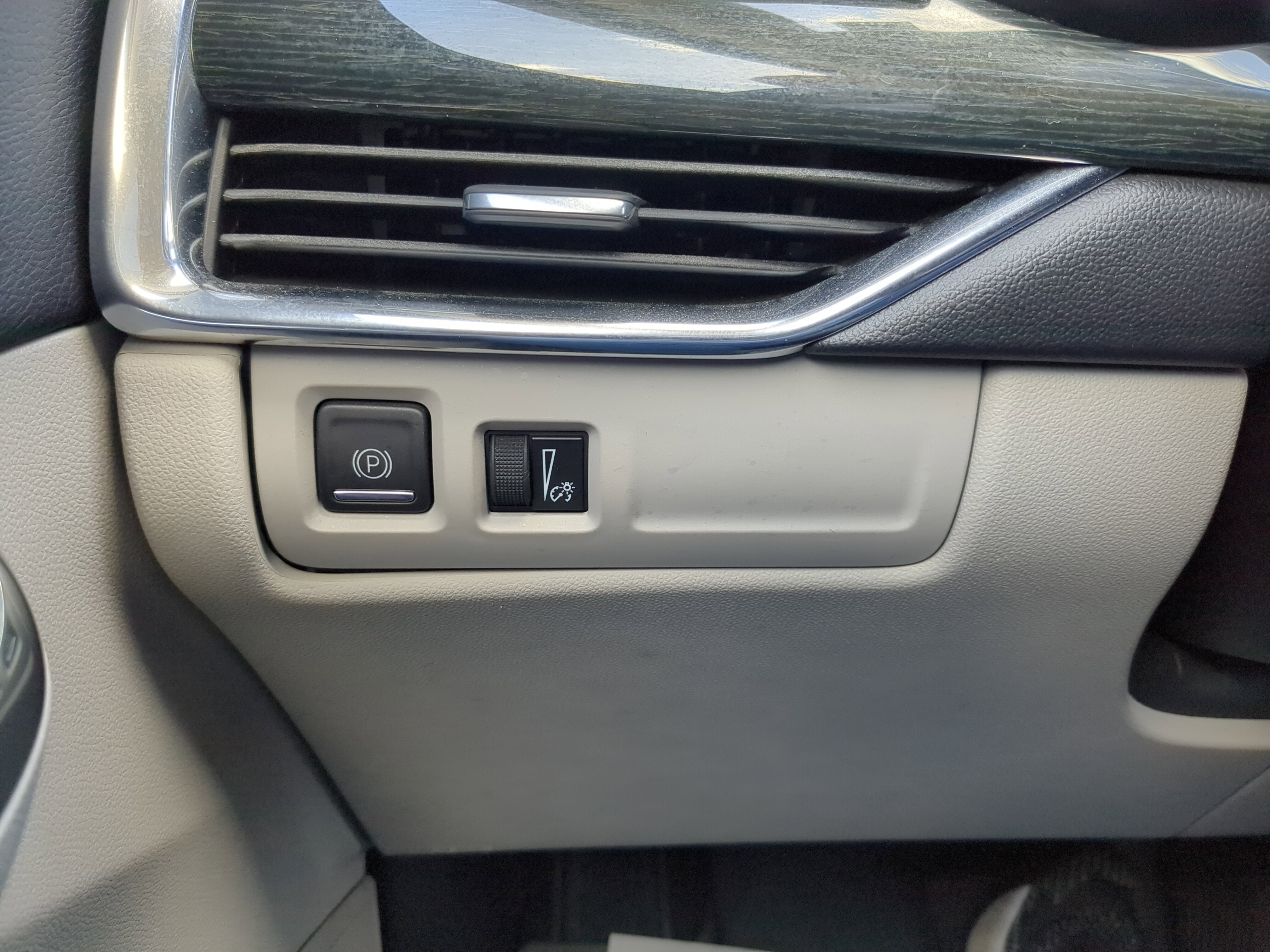 Used 2019 Cadillac XT4 Premium Luxury image 28