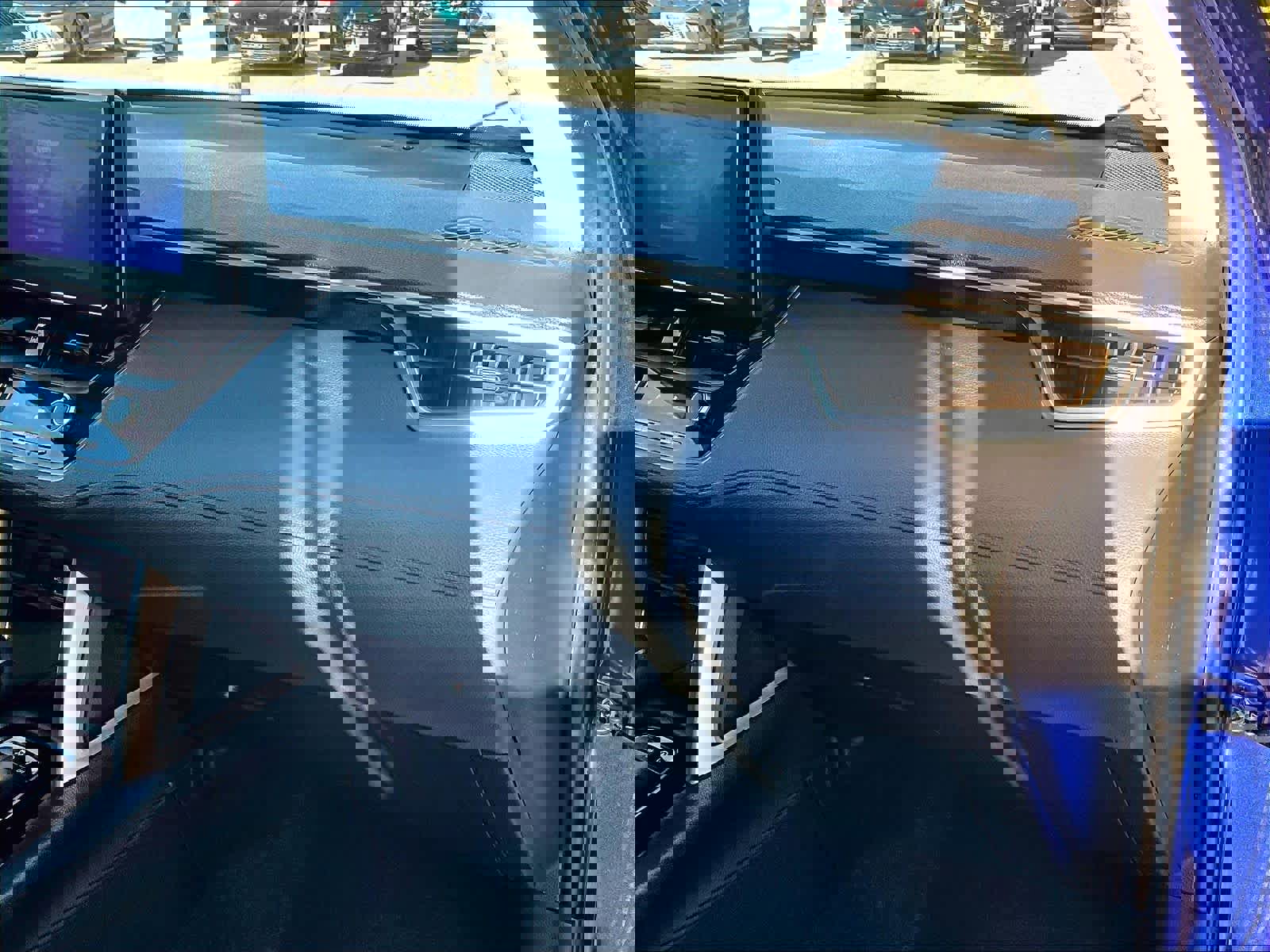 Used 2023 Toyota Corolla Cross LE image 13