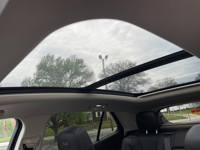 Used 2023 Buick Envision Essence w/ Technology Package I image 36