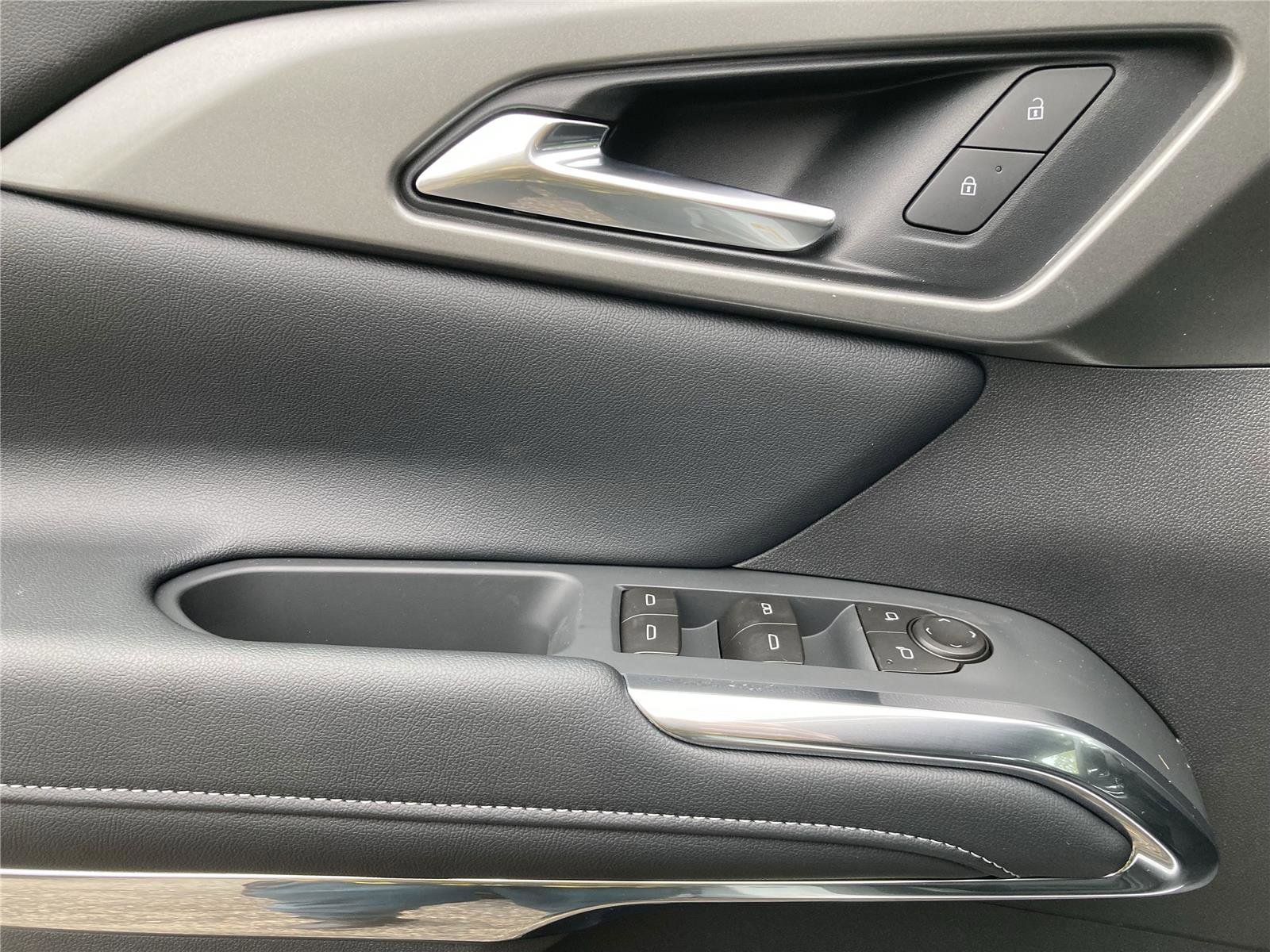 New 2026 Chevrolet Traverse LT w/ Sun and Wheel Package image 23