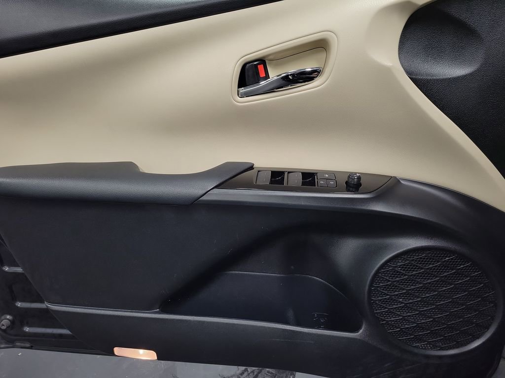 Used 2019 Toyota Prius XLE image 21