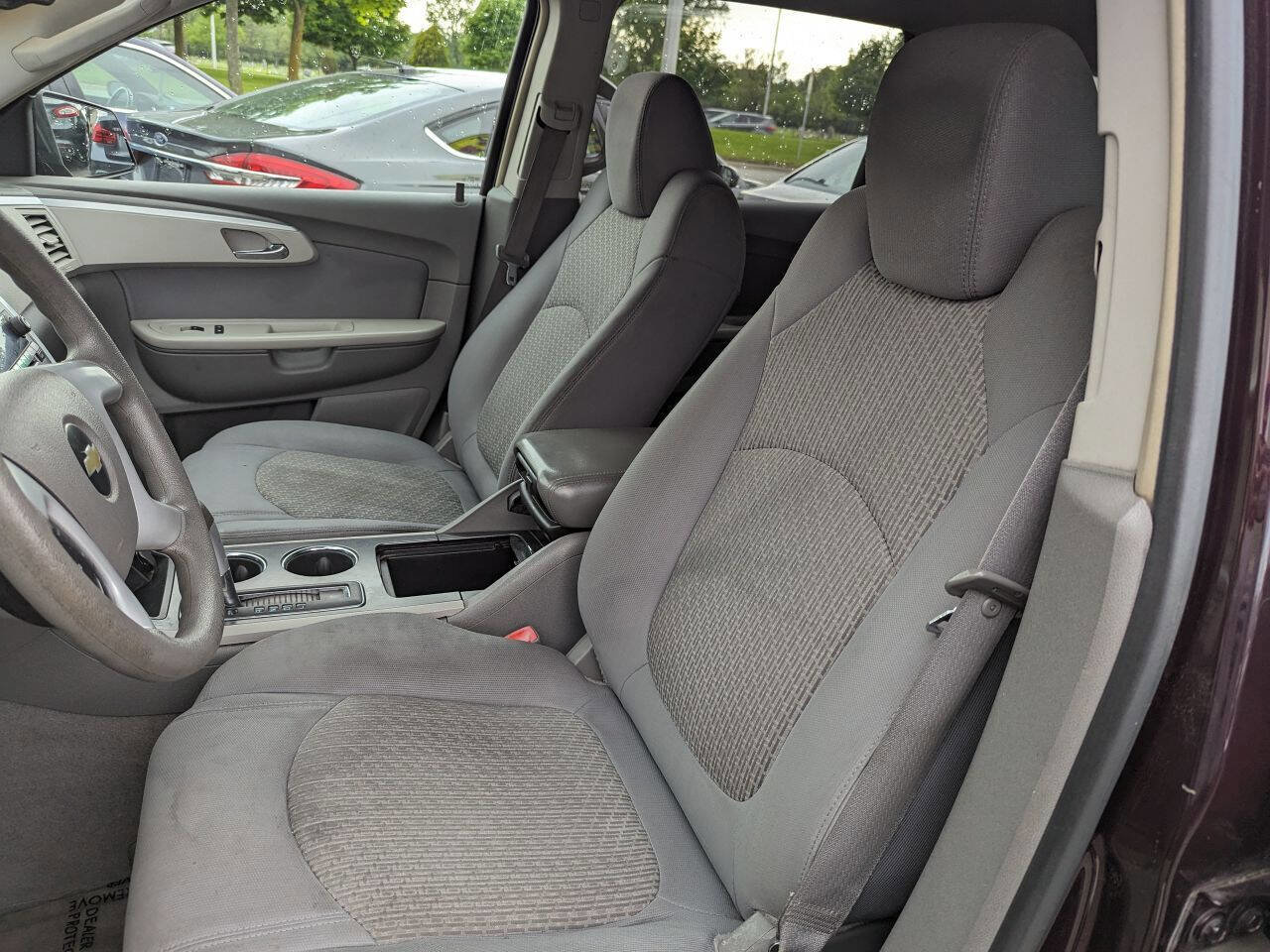 Used 2009 Chevrolet Traverse LS image 12