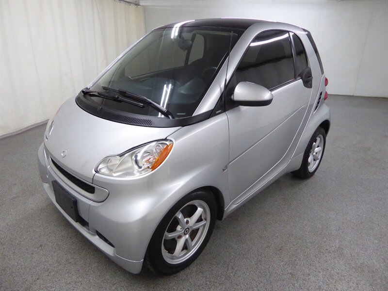 Used 2011 smart fortwo pure RWD image 3