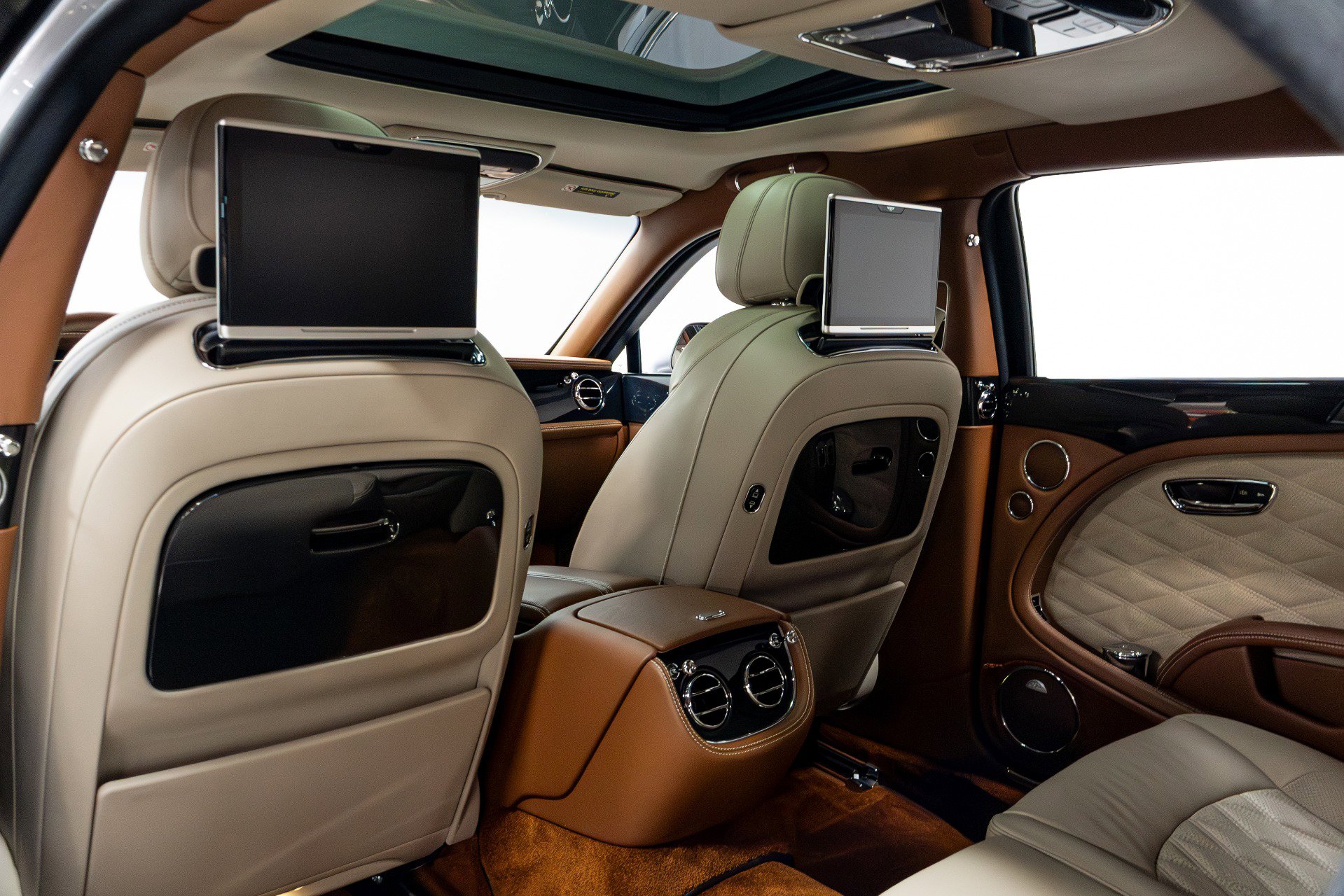 Used 2017 Bentley Mulsanne Speed image 43