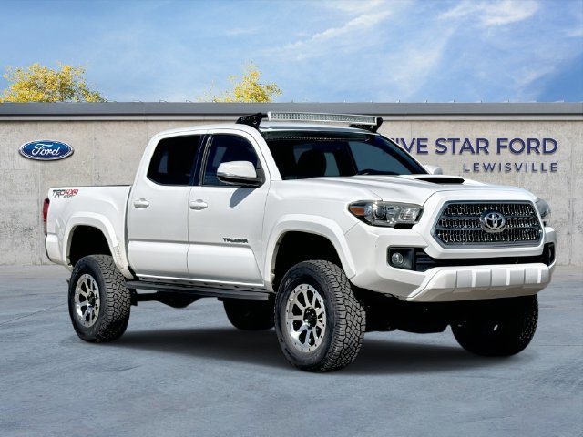 Used 2017 Toyota Tacoma TRD Sport w/ Tow Package (A/T)
