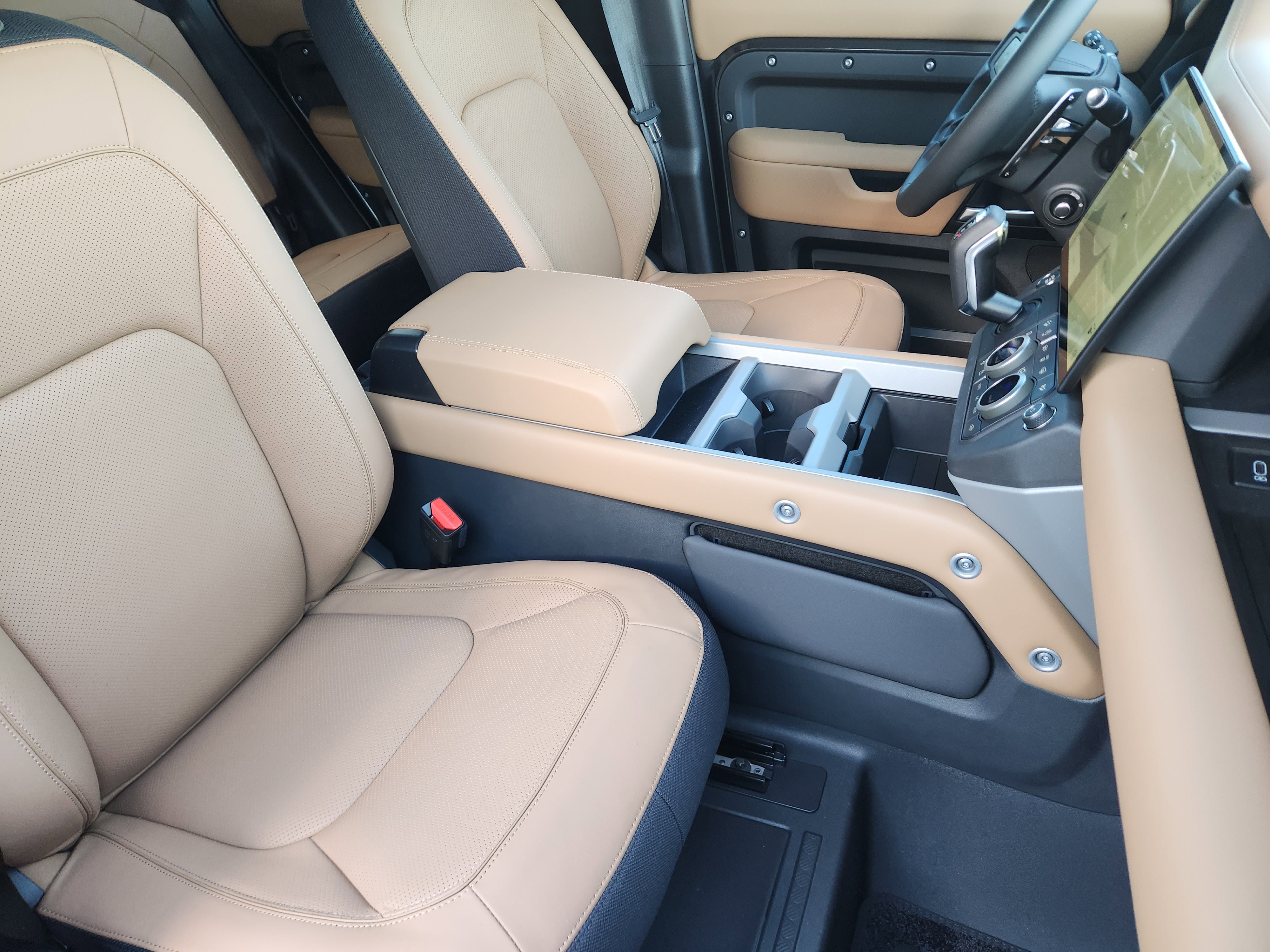 New 2026 Land Rover Defender 110 V8 image 13
