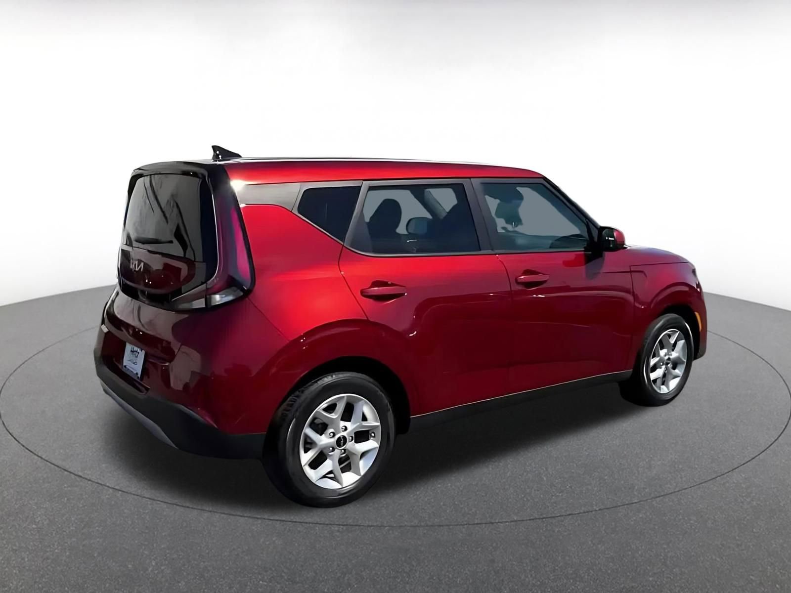 Used 2025 Kia Soul LX w/ LX Technology Package FWD image 13