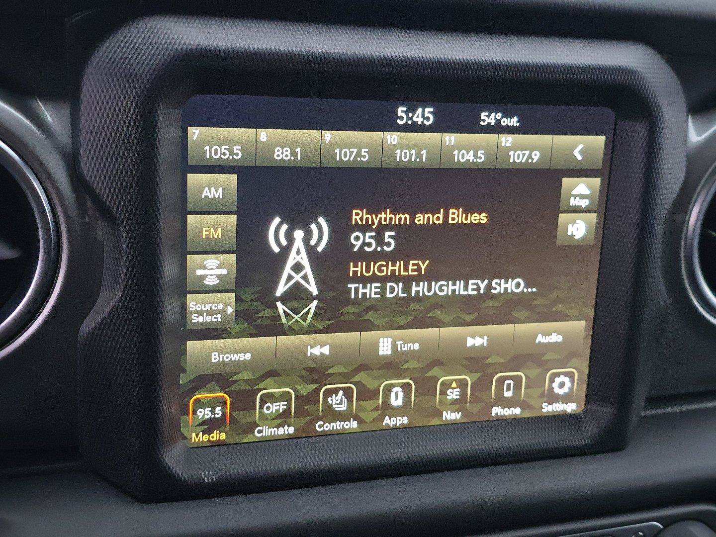 Used 2021 Jeep Wrangler Unlimited Sahara w/ Uconnect 4C Nav & Sound Group AWD/4WD image 28