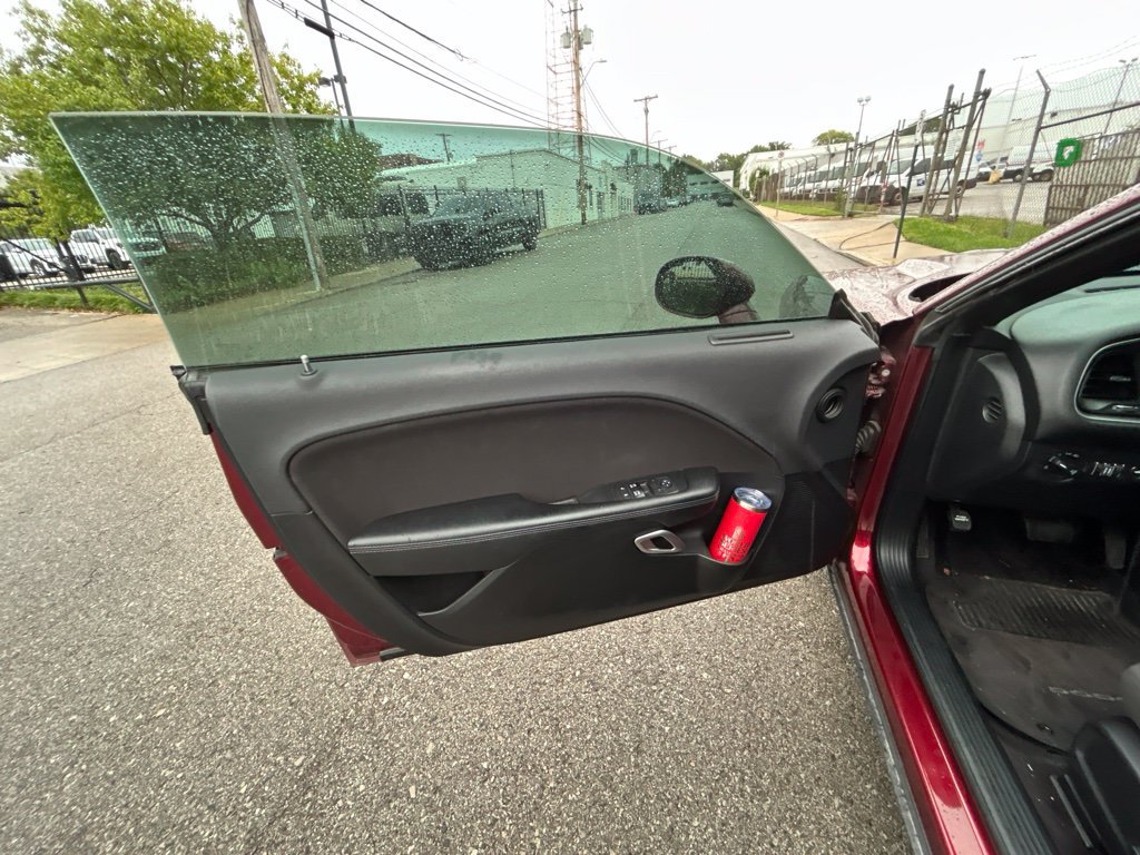 Used 2017 Dodge Challenger SXT w/ Blacktop Package RWD image 9