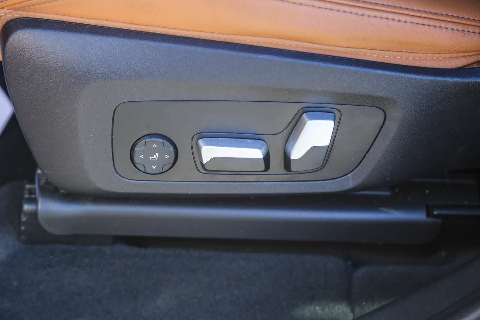 Certified 2023 BMW X3 sDrive30i w/ Premium Package image 18