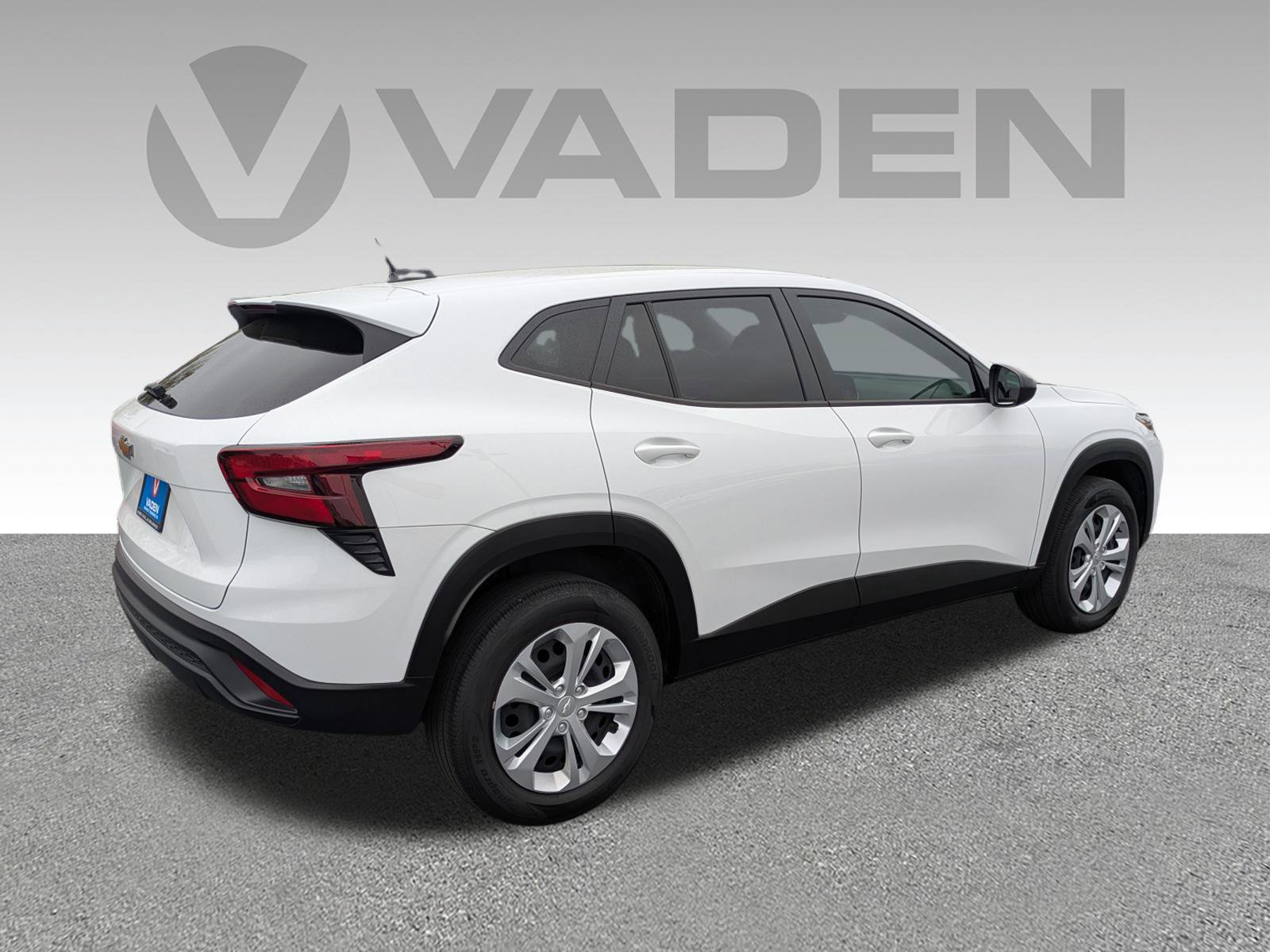 Used 2025 Chevrolet Trax LS FWD image 24