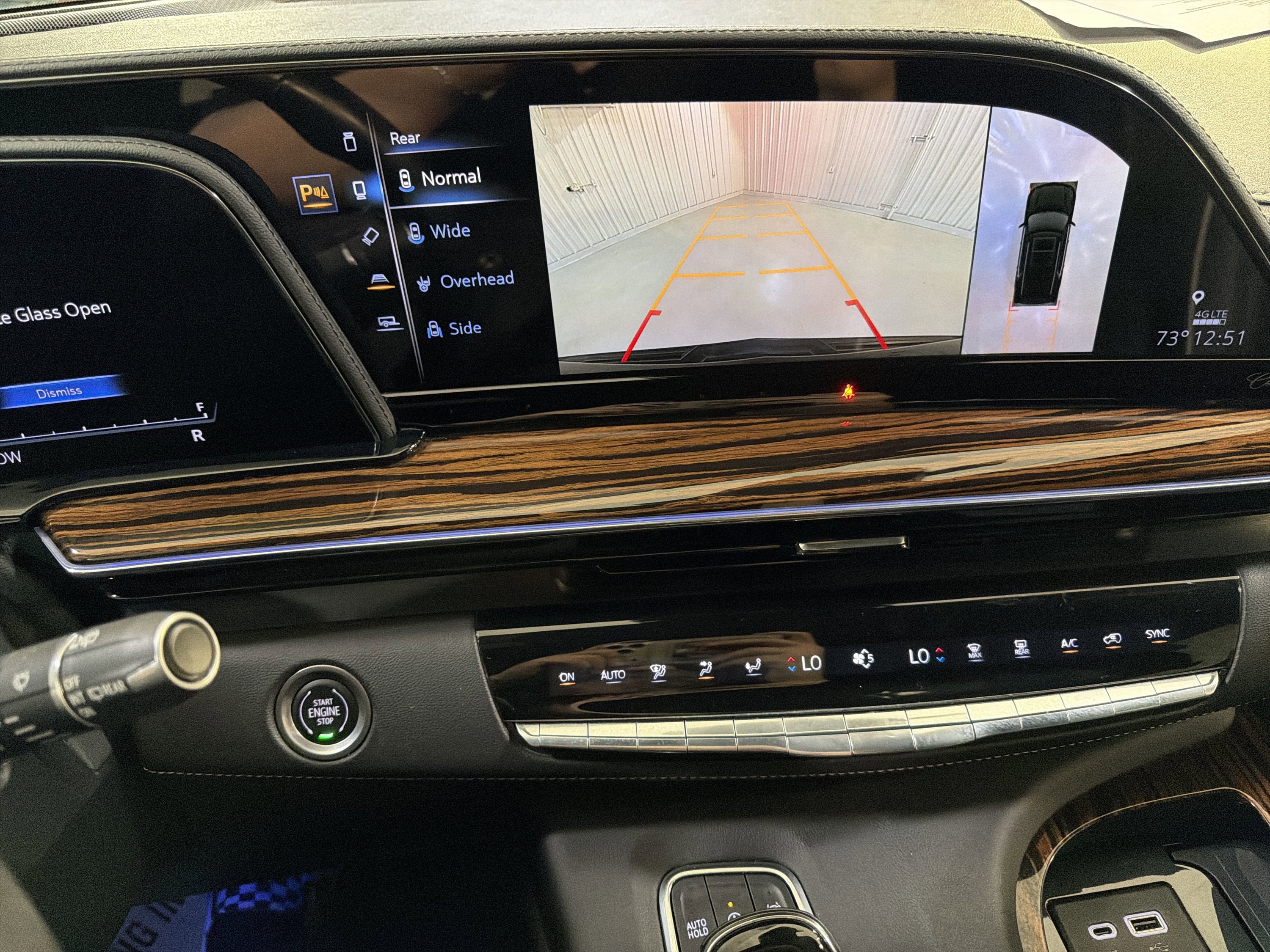 Used 2022 Cadillac Escalade Premium Luxury RWD image 18
