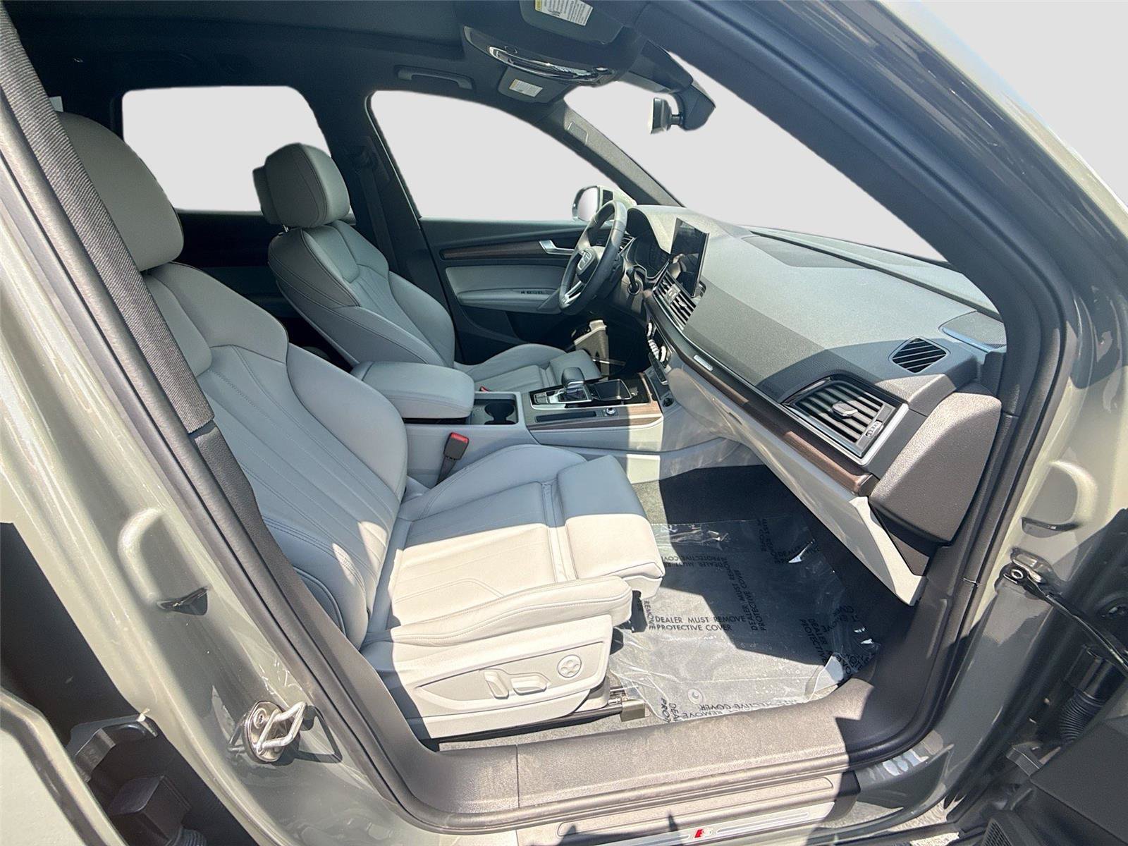 Certified 2025 Audi Q5 e Premium Plus w/ Premium Plus Package AWD/4WD image 29