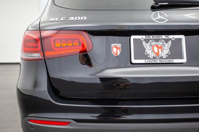 Used 2020 Mercedes-Benz GLC 300 4MATIC w/ Parking Assistance Package image 38