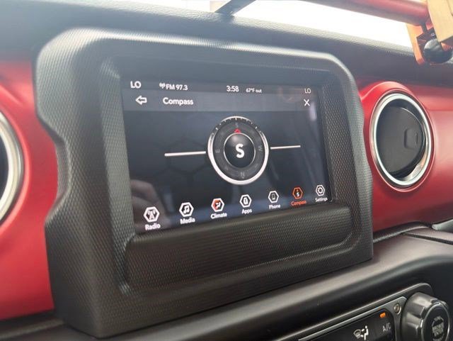 Used 2020 Jeep Gladiator Rubicon w/ Trailer Tow Package AWD/4WD image 30