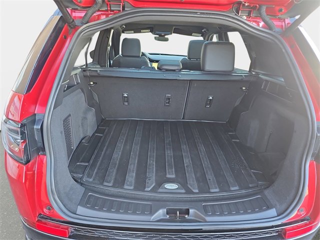 Used 2024 Land Rover Discovery Sport Dynamic SE image 12