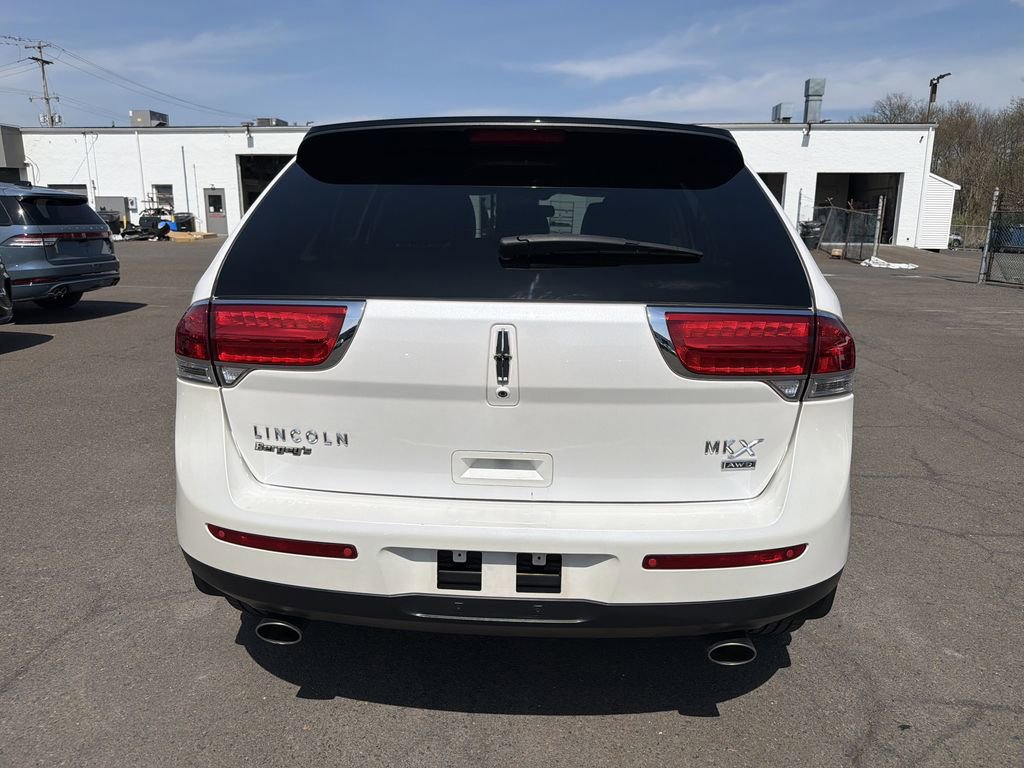 Used 2013 Lincoln MKX AWD image 4