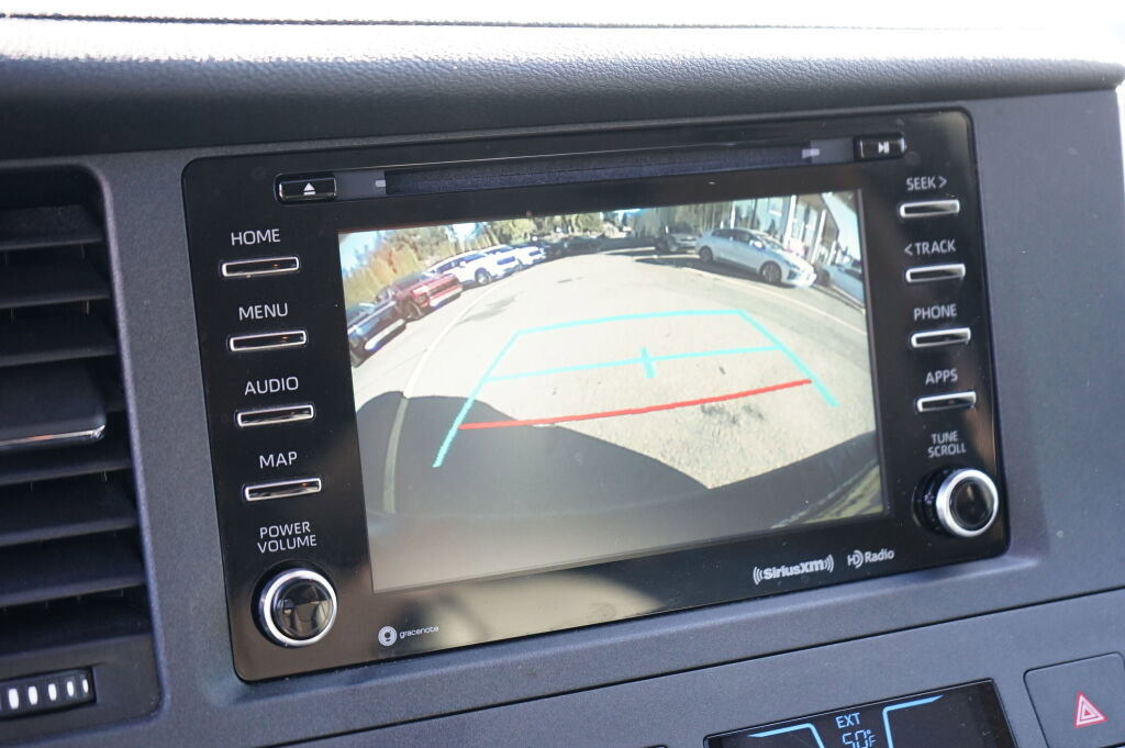 Used 2020 Toyota Sienna XLE w/ XLE Navigation Package image 23