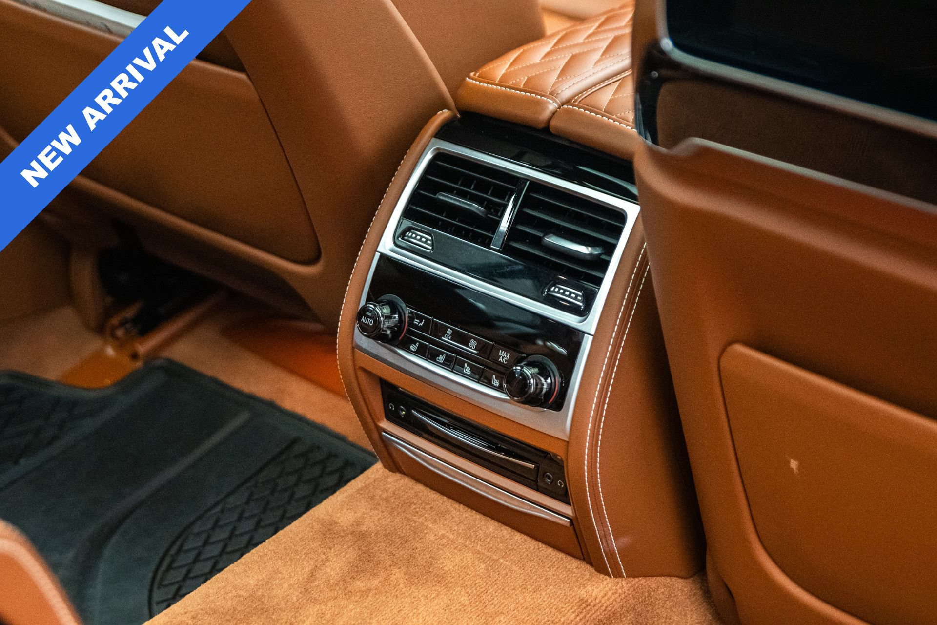 Used 2022 BMW ALPINA B7 xDrive w/ Luxury Rear Seating Package AWD/4WD image 20