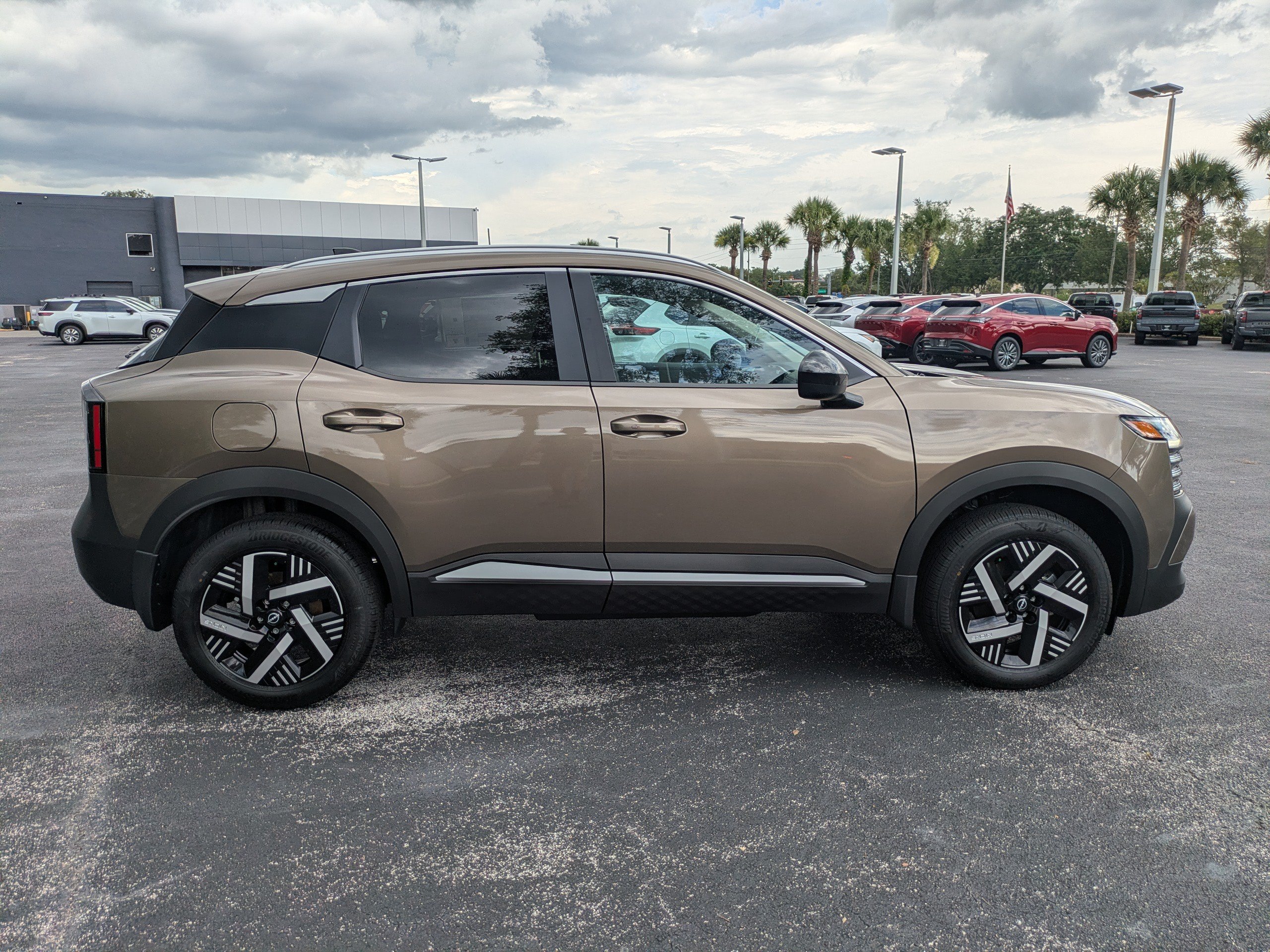 New 2026 Nissan Kicks SV w/ SV Premium Package FWD image 3