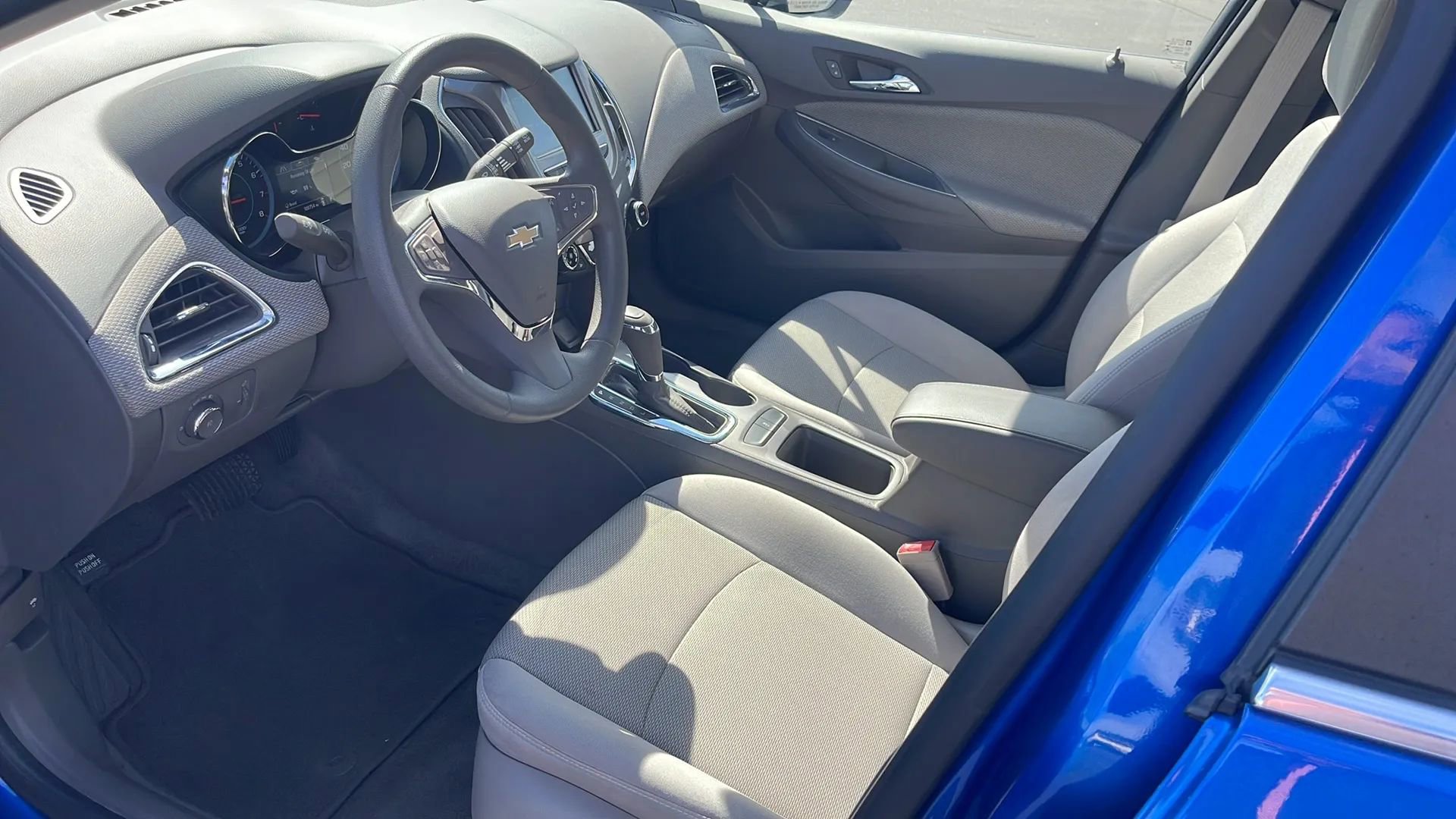 Used 2017 Chevrolet Cruze LT w/ Convenience Package image 20