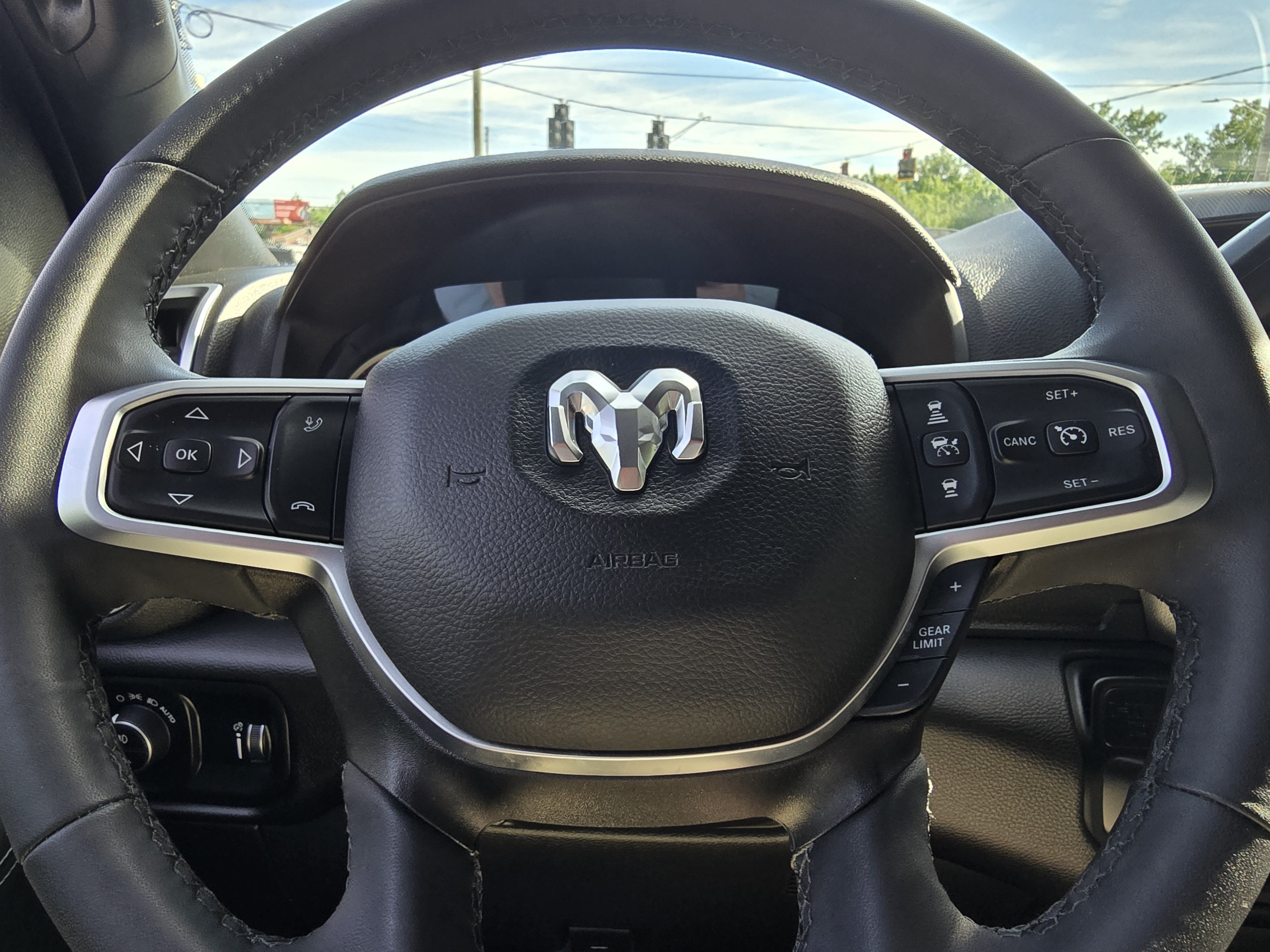 Used 2025 RAM 2500 Big Horn AWD/4WD image 23